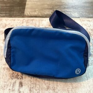 lululemon athletica Blue/Deep Blue Everywhere Belt Bag